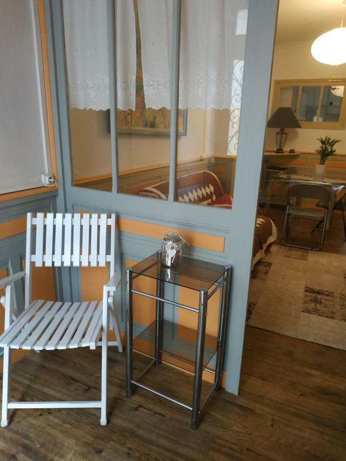 Gite De La Madeleine 80 M2 トゥールニュ エクステリア 写真